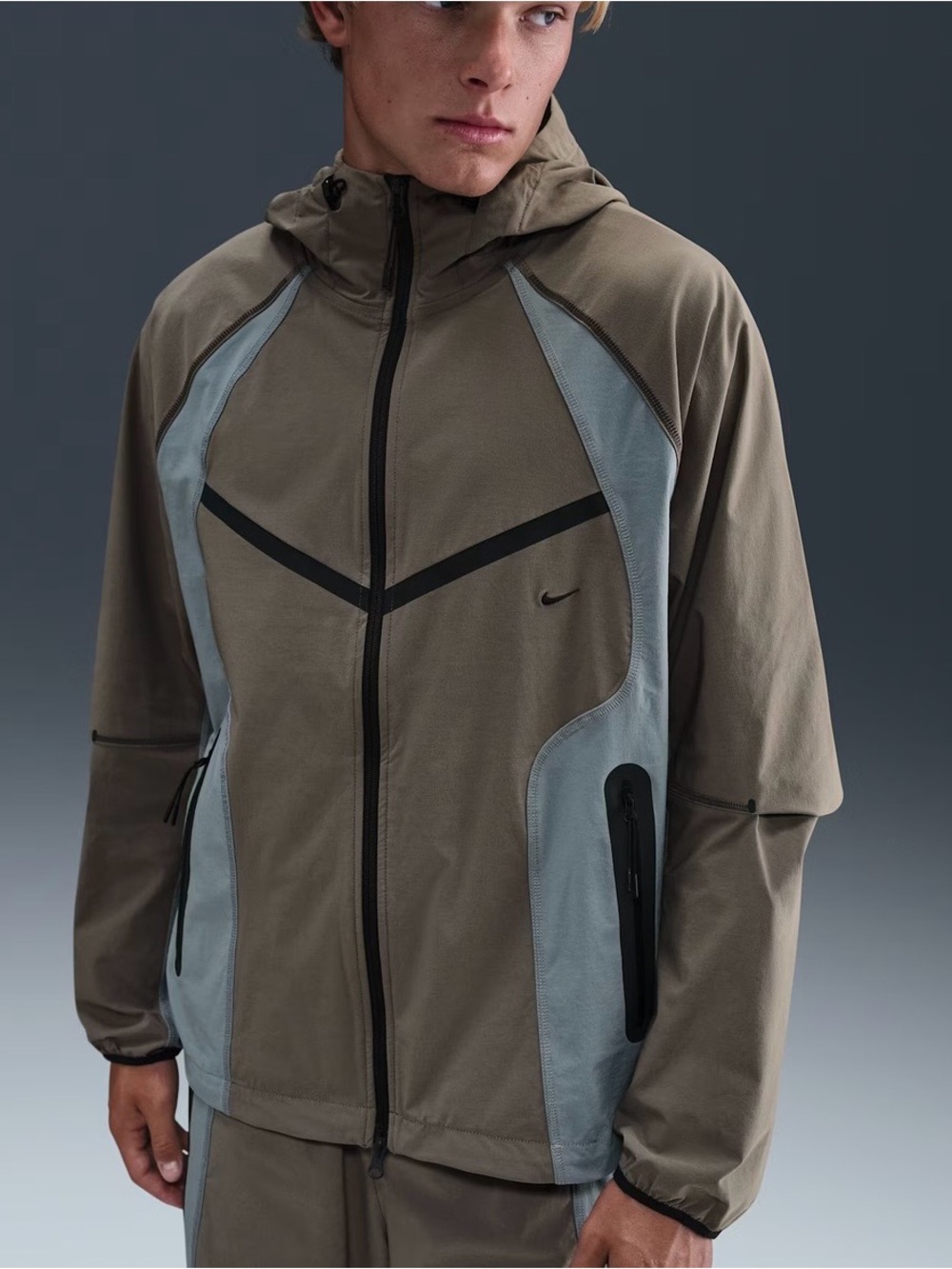 Nike Tech Men's Dri-FIT Woven Color-Block Windrunner Loose Jacket